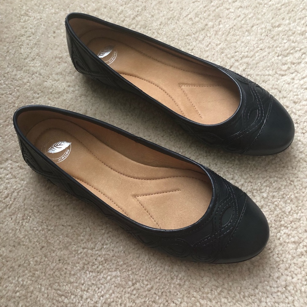 Nurture. Size 8M shoes